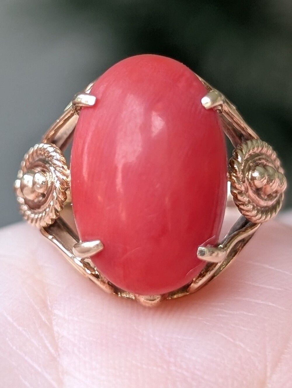 18K Gold Oval Red Coral Cocktail Ring